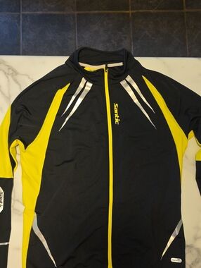 Santic Black and Yellow Cycling Jacket unisex
